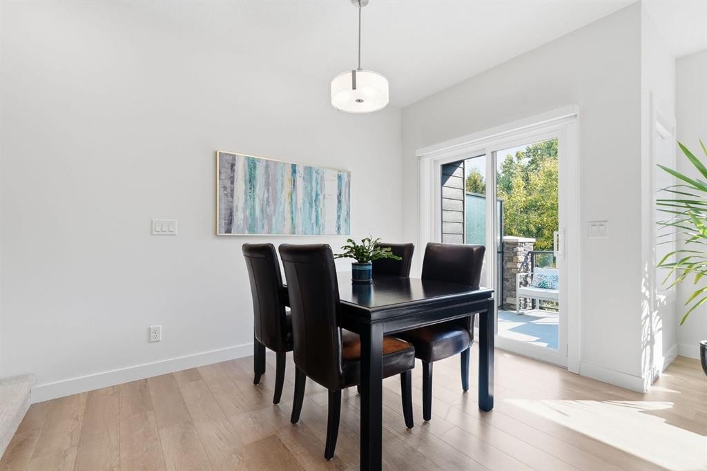 154 Crestridge Common Sw, Calgary, AB