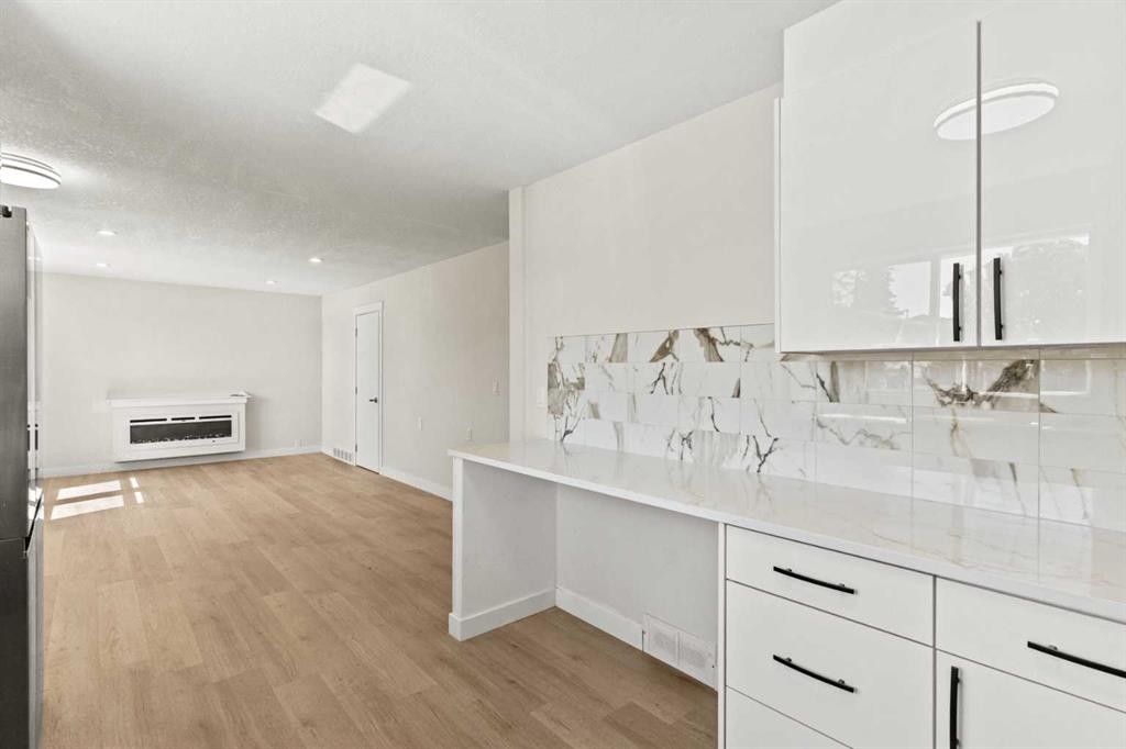 3116 39 Street Se, Calgary, AB