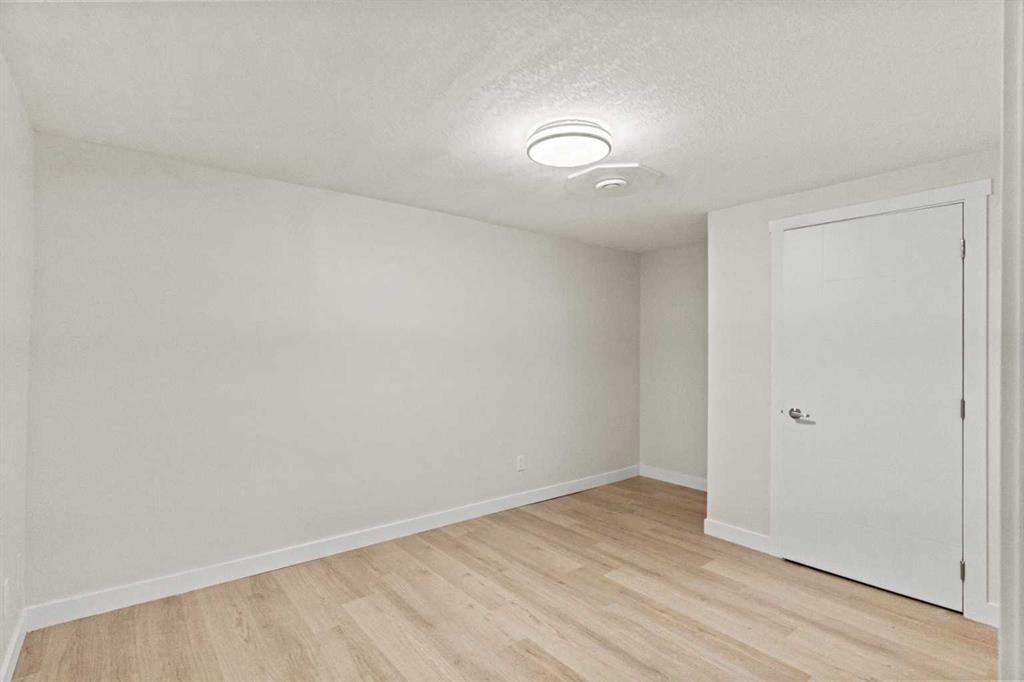 3116 39 Street Se, Calgary, AB