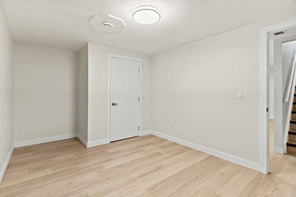 3116 39 Street Se, Calgary, AB