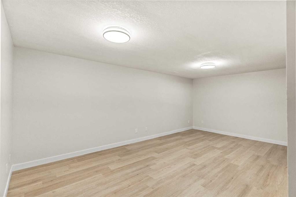 3116 39 Street Se, Calgary, AB