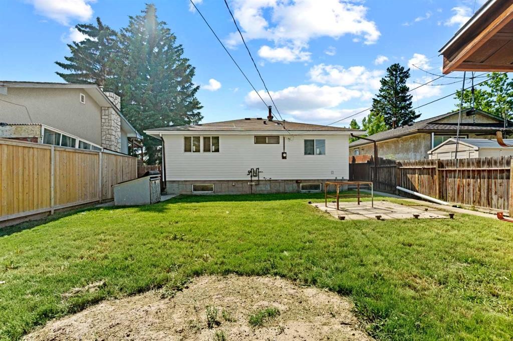 3116 39 Street Se, Calgary, AB
