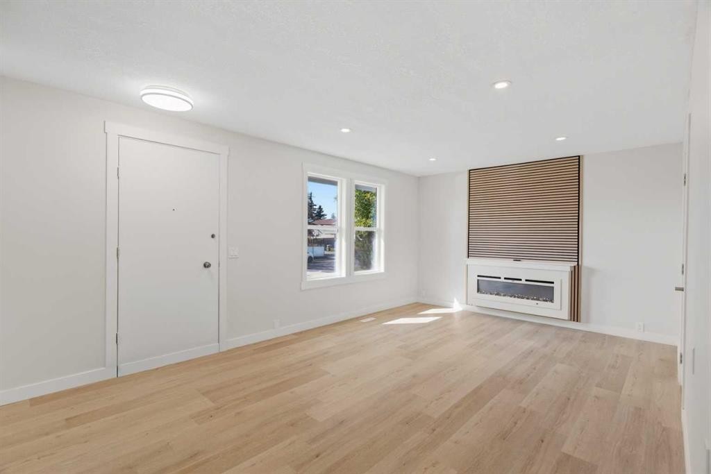 3116 39 Street Se, Calgary, AB