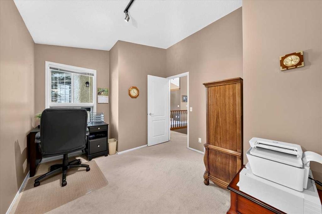 95 Sunlake Close Se, Calgary, AB