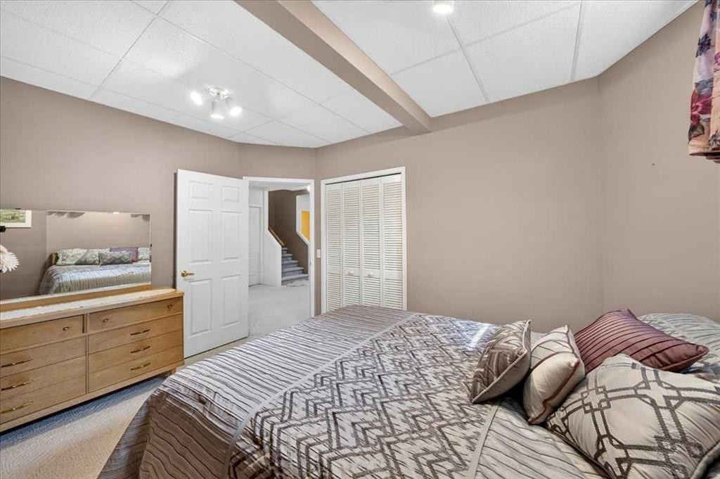 95 Sunlake Close Se, Calgary, AB