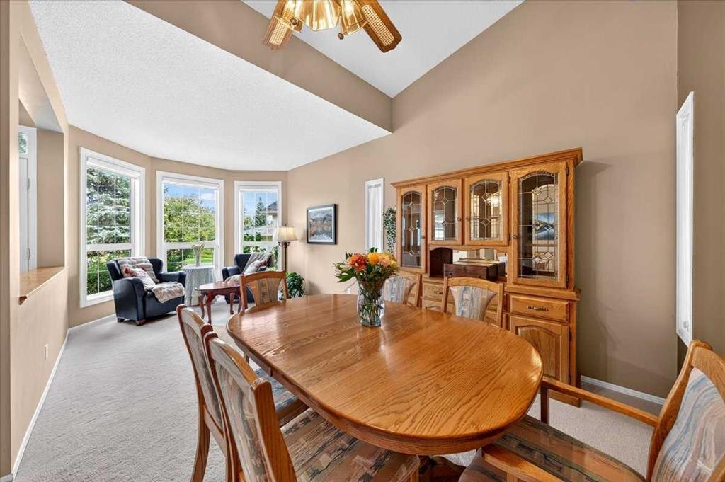 95 Sunlake Close Se, Calgary, AB