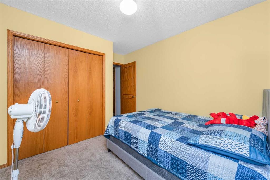56 Martinglen Place Ne, Calgary, AB