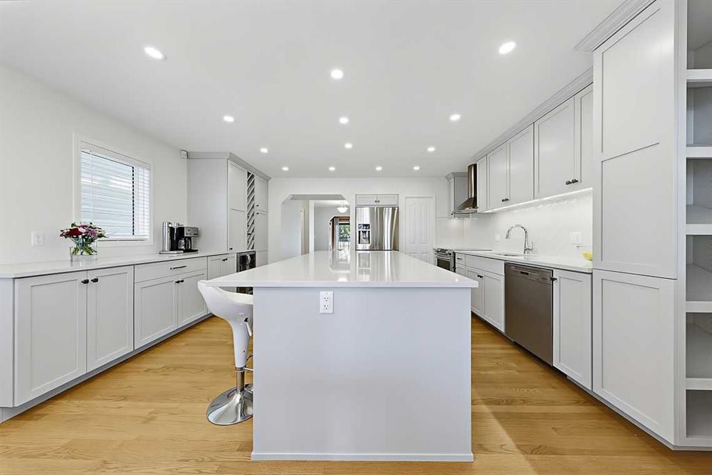 532 54 Avenue Sw, Calgary, AB