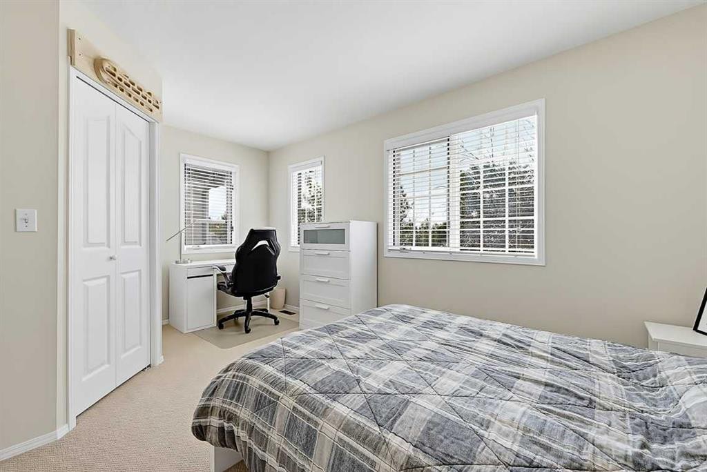 532 54 Avenue Sw, Calgary, AB