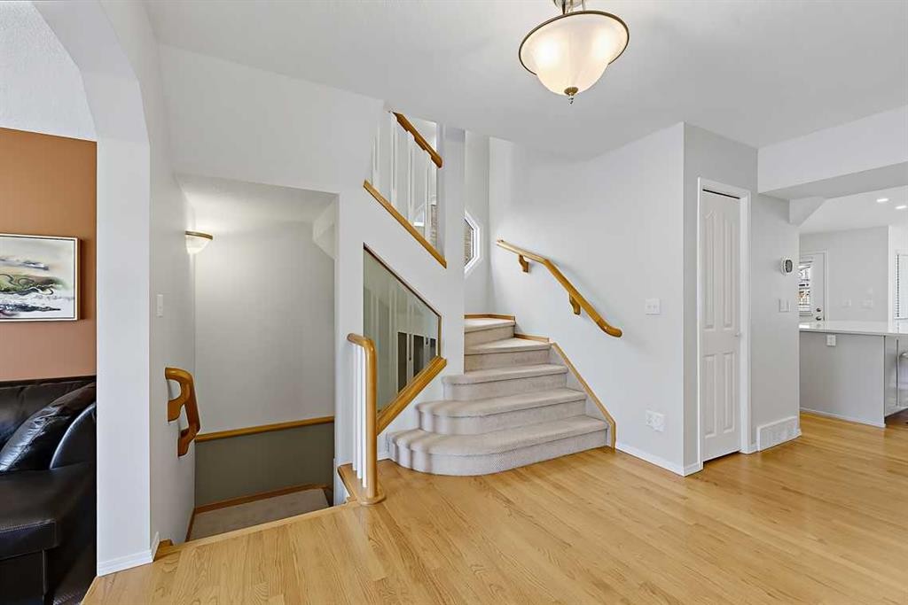 532 54 Avenue Sw, Calgary, AB