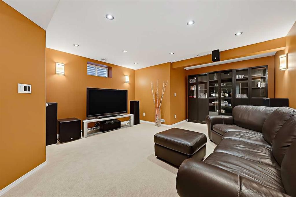 532 54 Avenue Sw, Calgary, AB