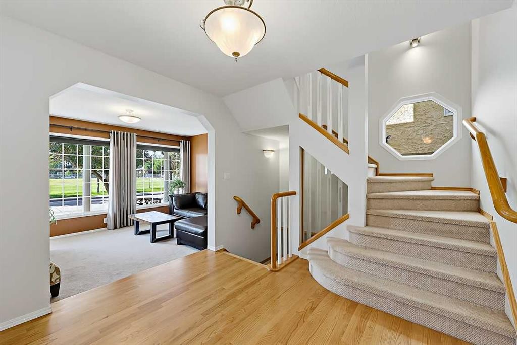 532 54 Avenue Sw, Calgary, AB