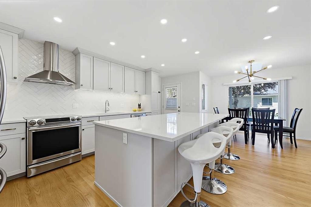 532 54 Avenue Sw, Calgary, AB