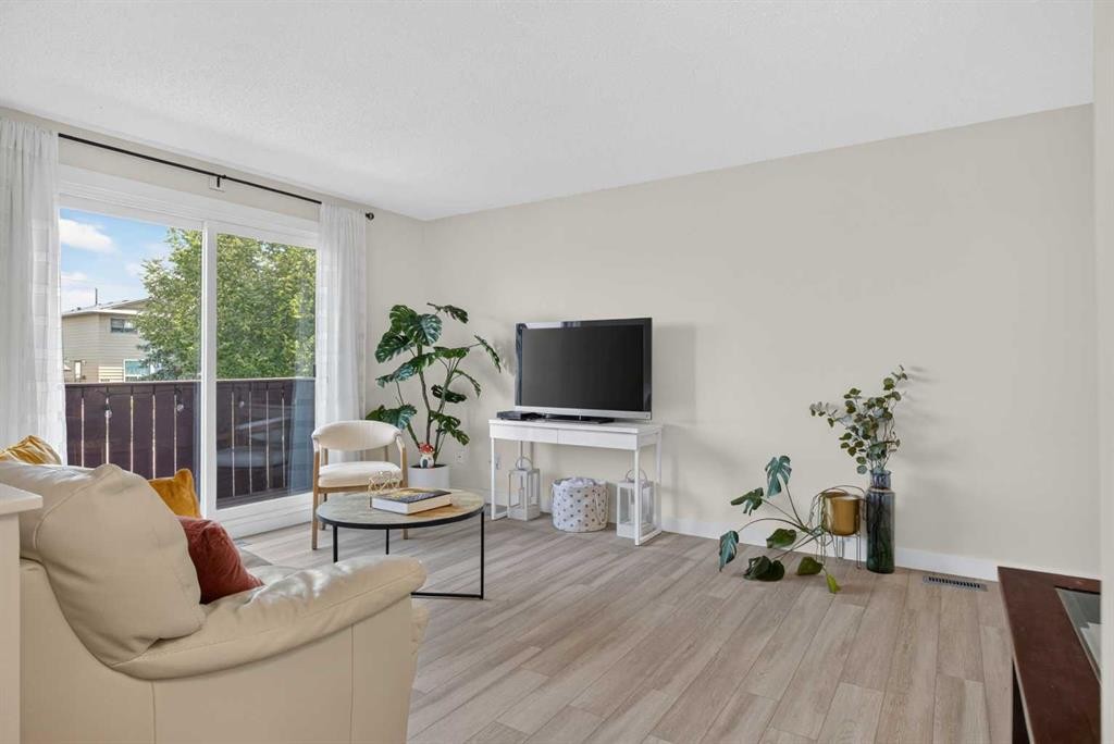 8335 Centre Street Nw, Calgary, AB