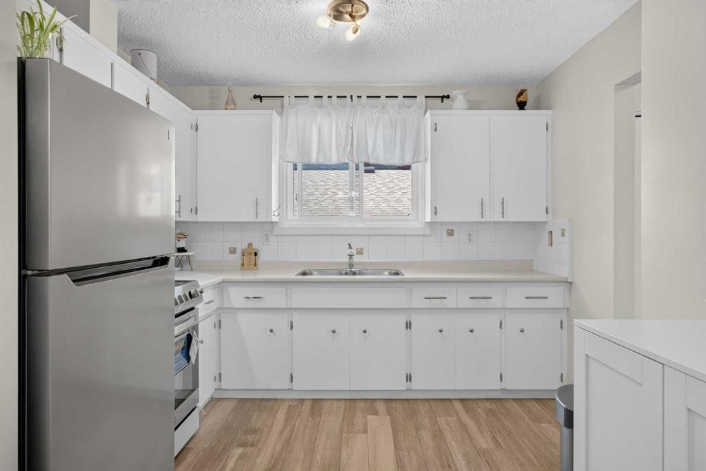 8335 Centre Street Nw, Calgary, AB