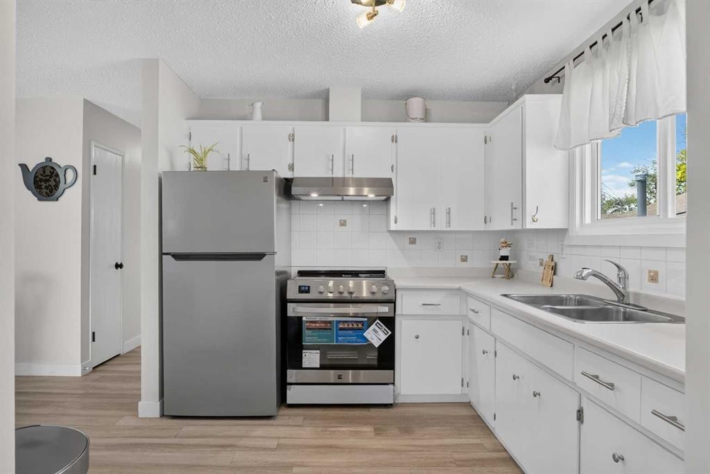 8335 Centre Street Nw, Calgary, AB
