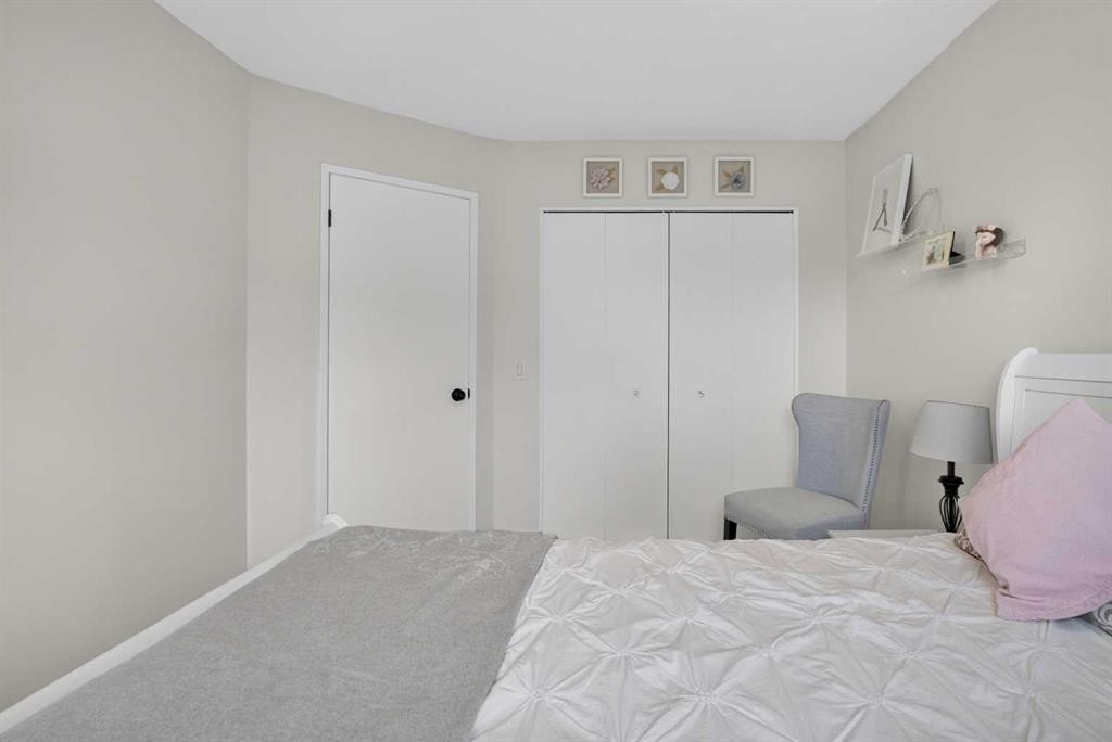 8335 Centre Street Nw, Calgary, AB