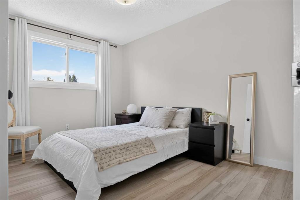 8335 Centre Street Nw, Calgary, AB