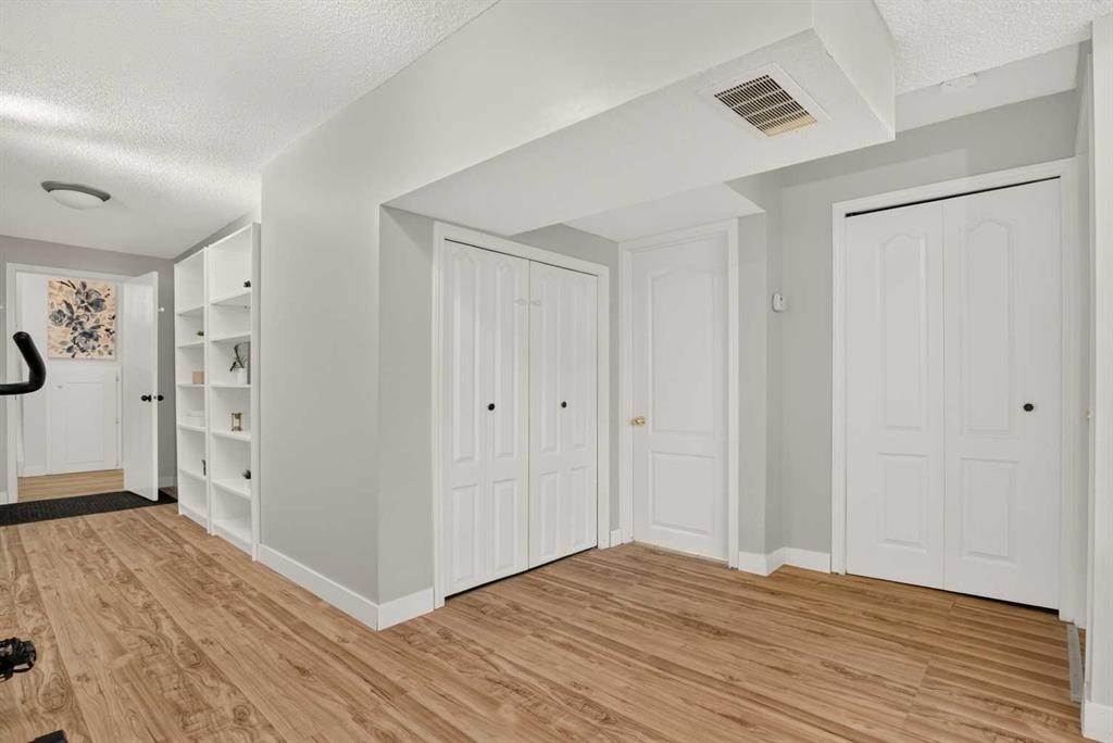 8335 Centre Street Nw, Calgary, AB