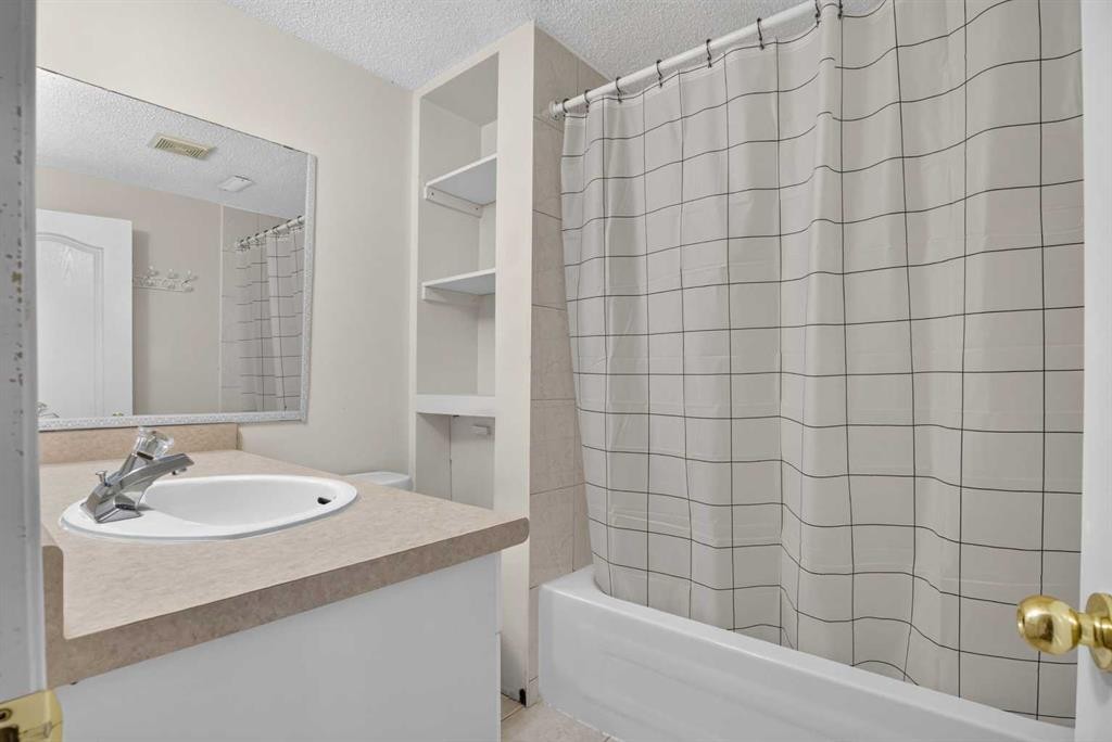 8335 Centre Street Nw, Calgary, AB