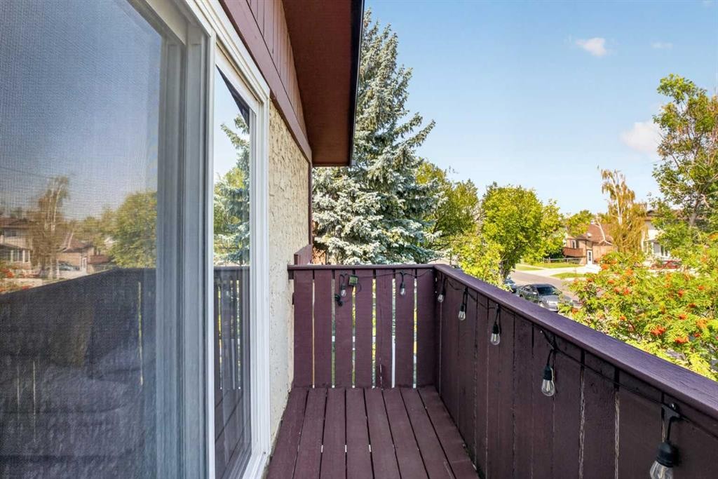 8335 Centre Street Nw, Calgary, AB