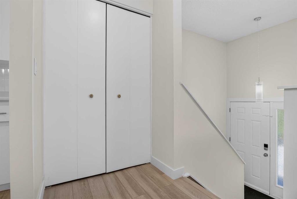 8335 Centre Street Nw, Calgary, AB