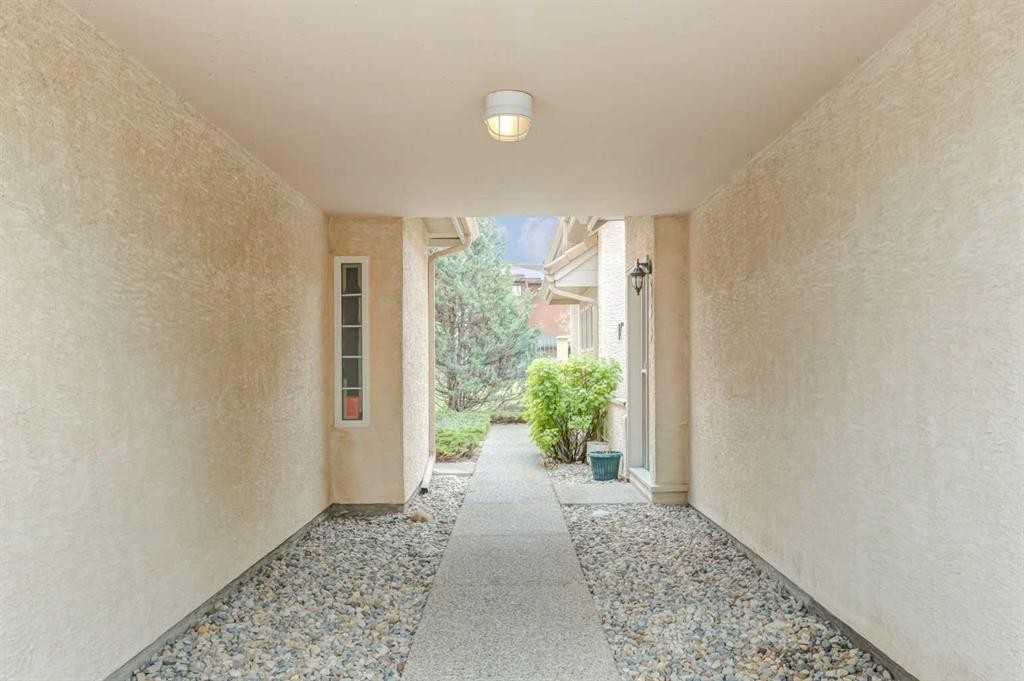 107 Patterson View Sw, Calgary, AB