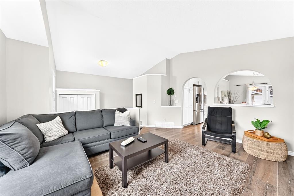 193 Mt Aberdeen Circle Se, Calgary, AB