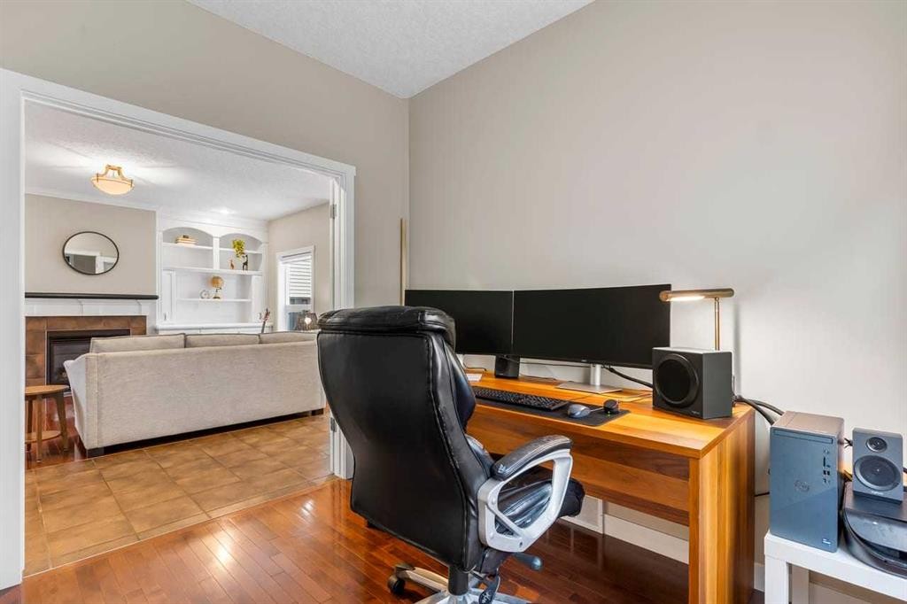 125 Cougarstone Manor Sw, Calgary, AB