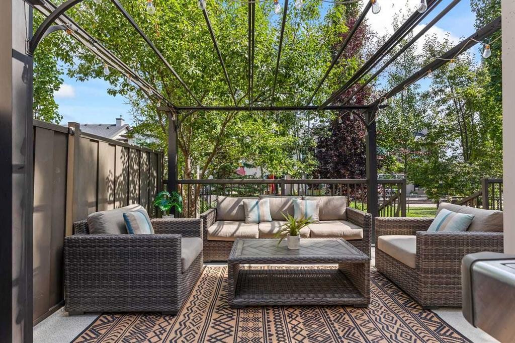 125 Cougarstone Manor Sw, Calgary, AB