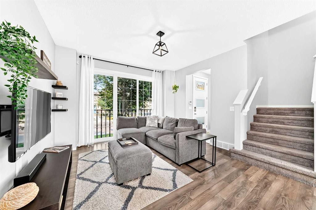 680 Walden Drive Se, Calgary, AB