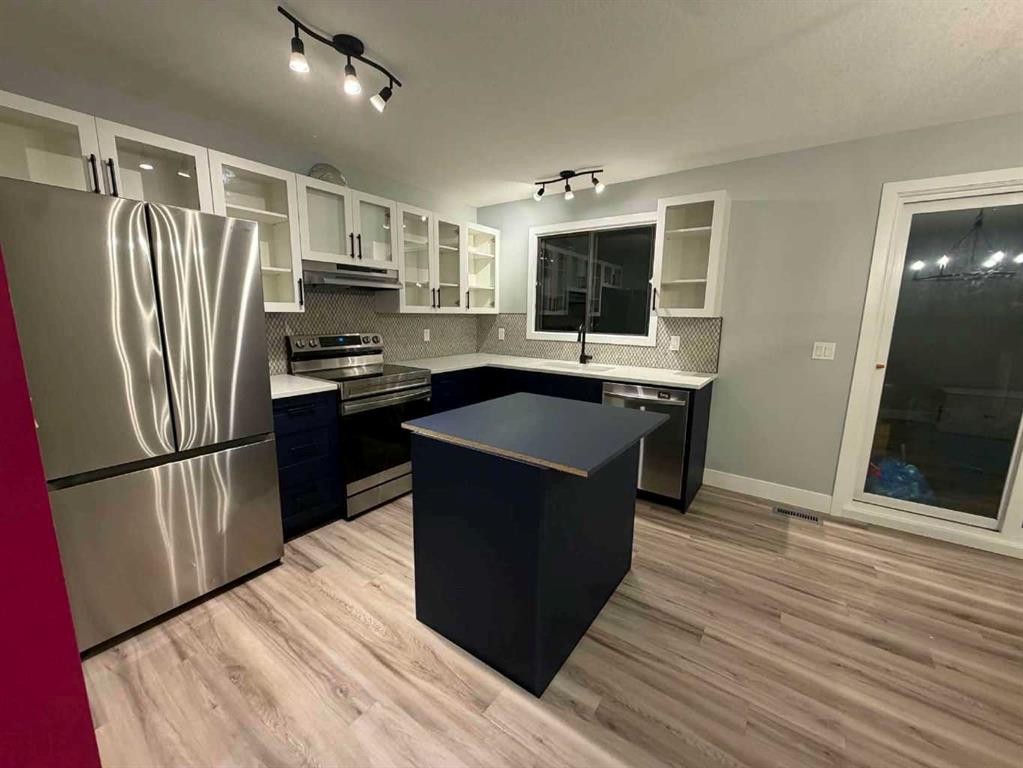 68 Falconridge Close Ne, Calgary, AB