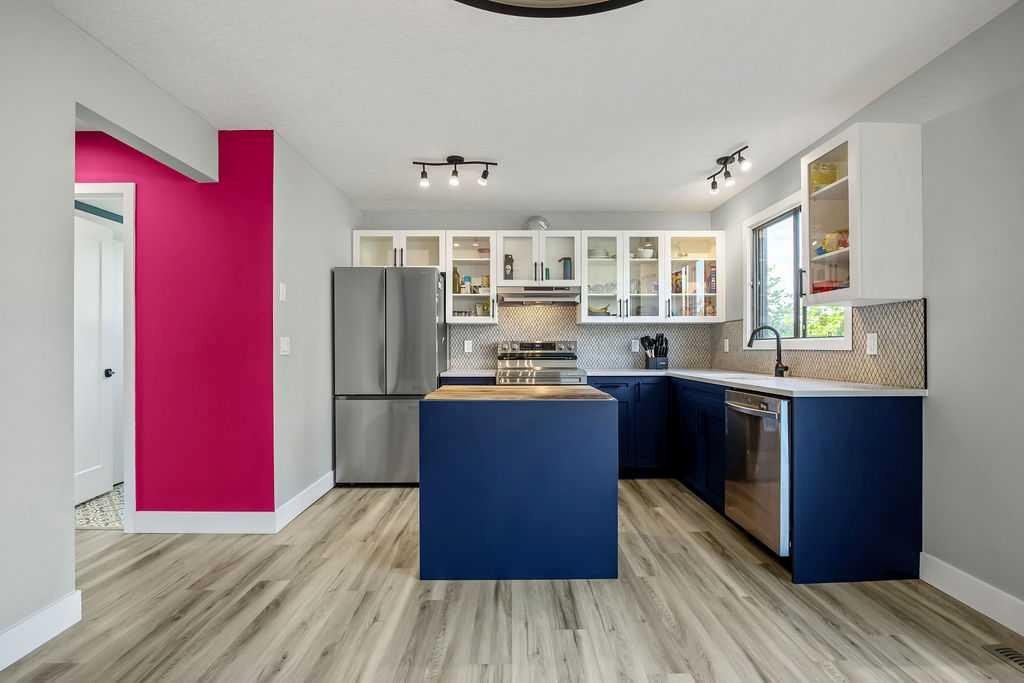 68 Falconridge Close Ne, Calgary, AB