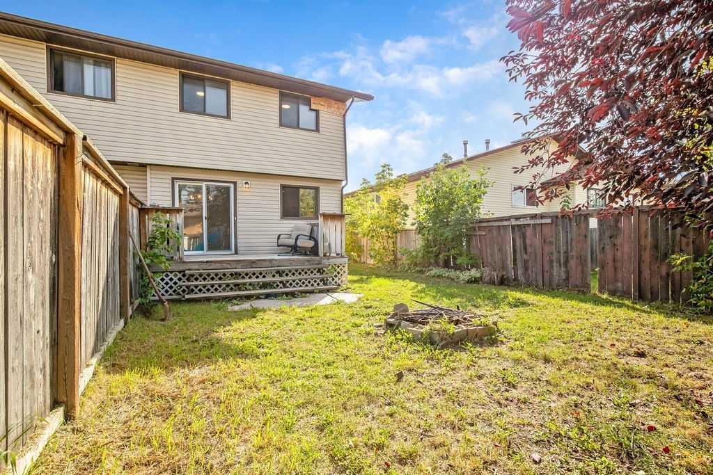 68 Falconridge Close Ne, Calgary, AB