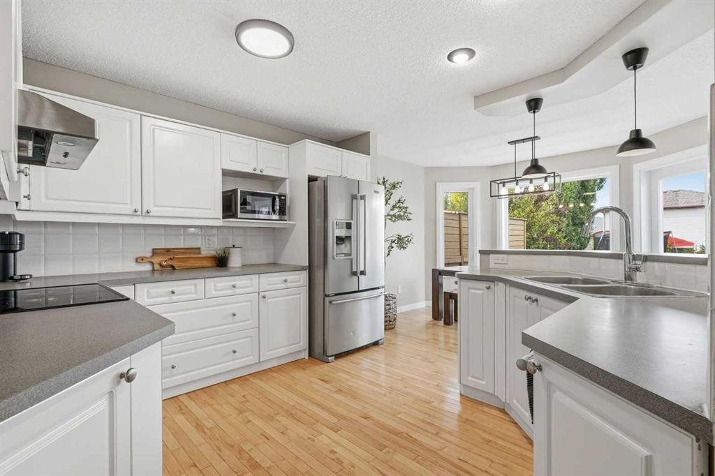 321 Douglas Ridge Circle Se, Calgary, AB
