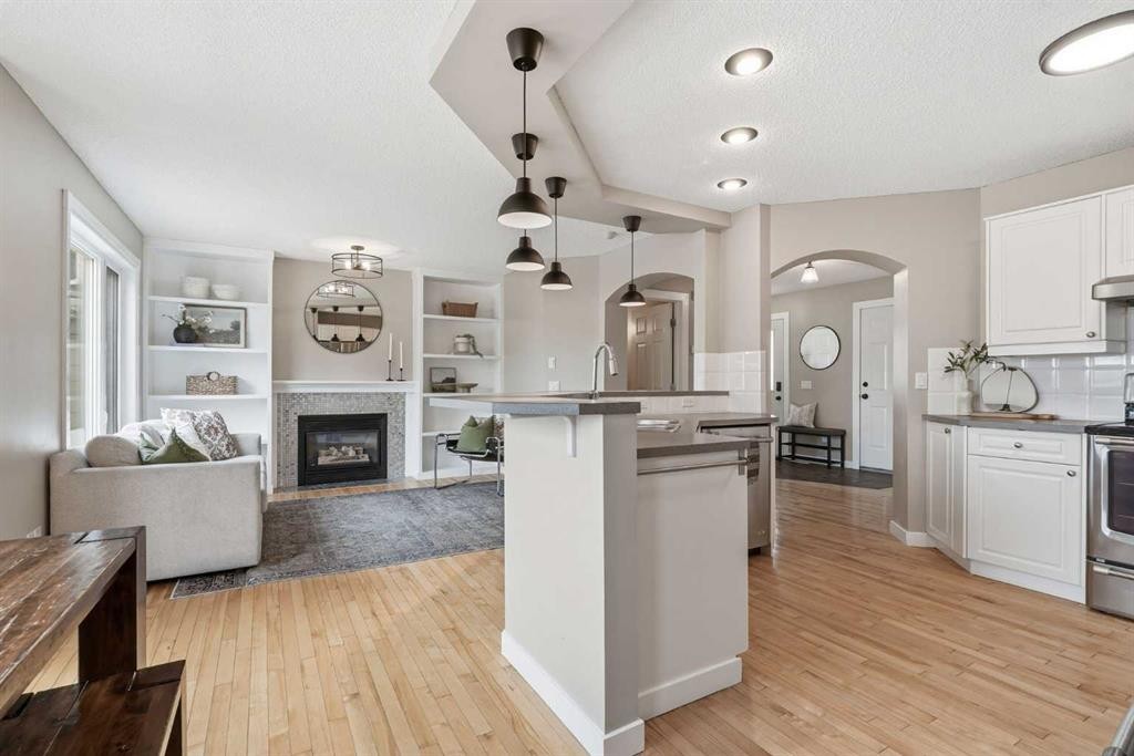 321 Douglas Ridge Circle Se, Calgary, AB