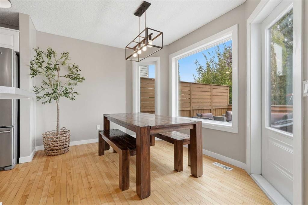 321 Douglas Ridge Circle Se, Calgary, AB
