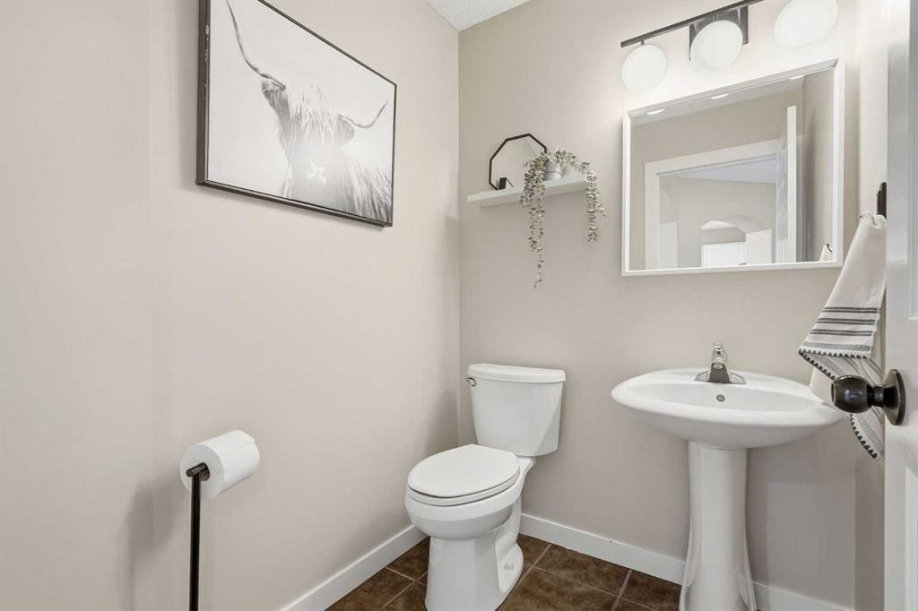 321 Douglas Ridge Circle Se, Calgary, AB