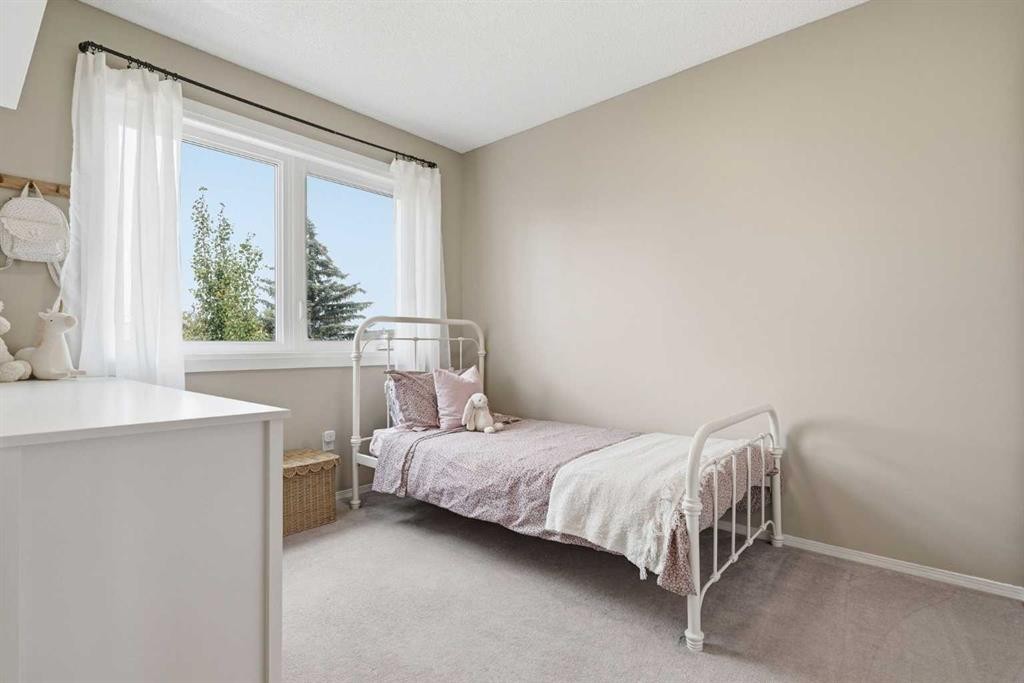 321 Douglas Ridge Circle Se, Calgary, AB