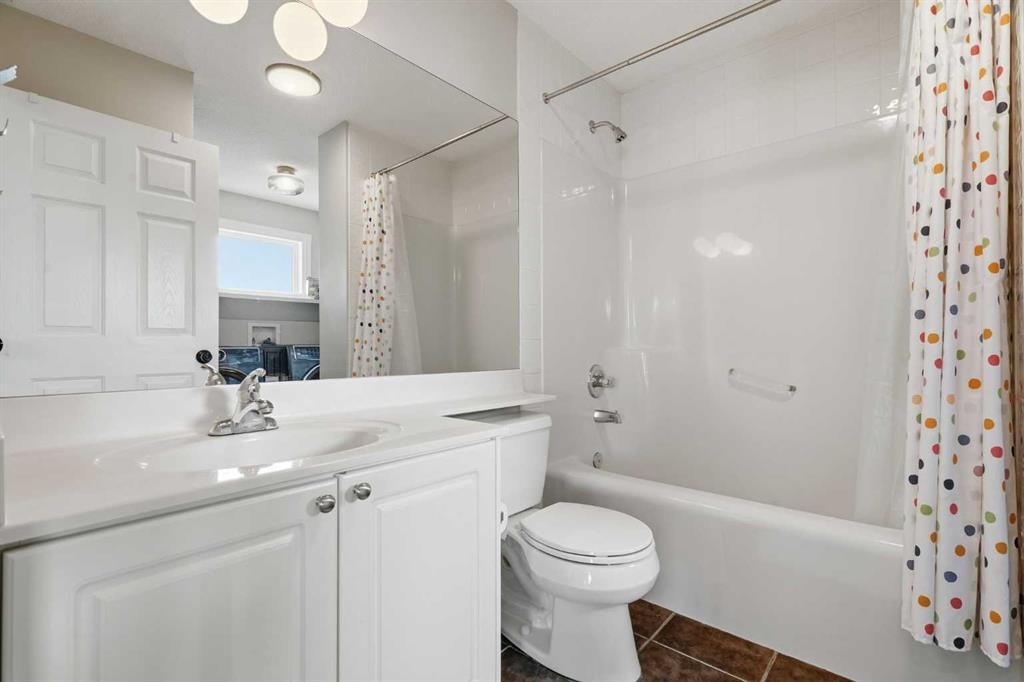 321 Douglas Ridge Circle Se, Calgary, AB