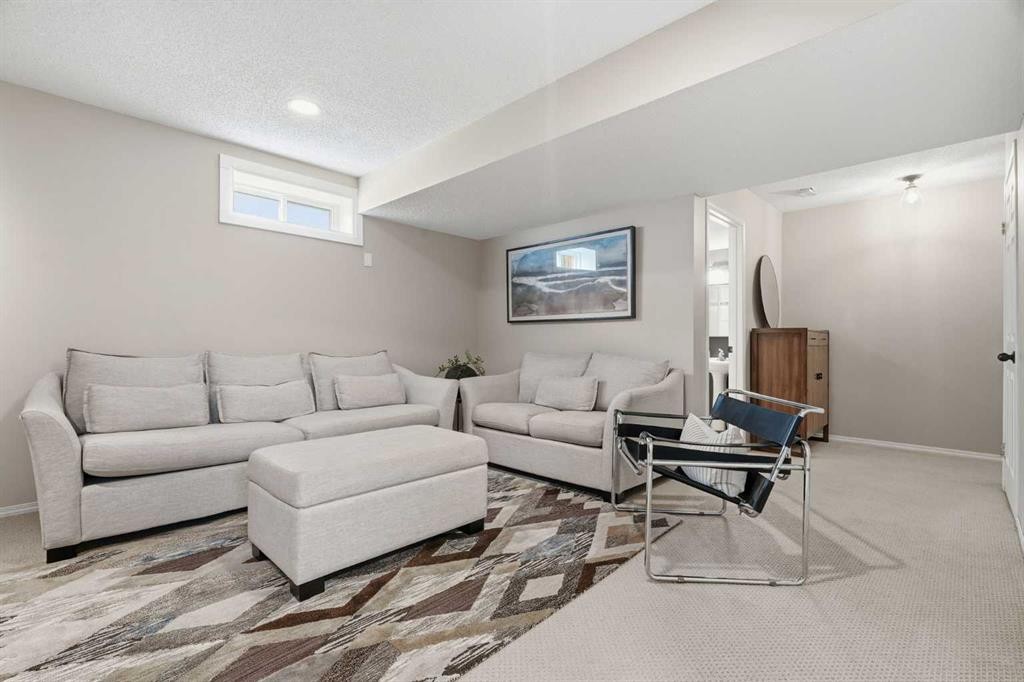 321 Douglas Ridge Circle Se, Calgary, AB