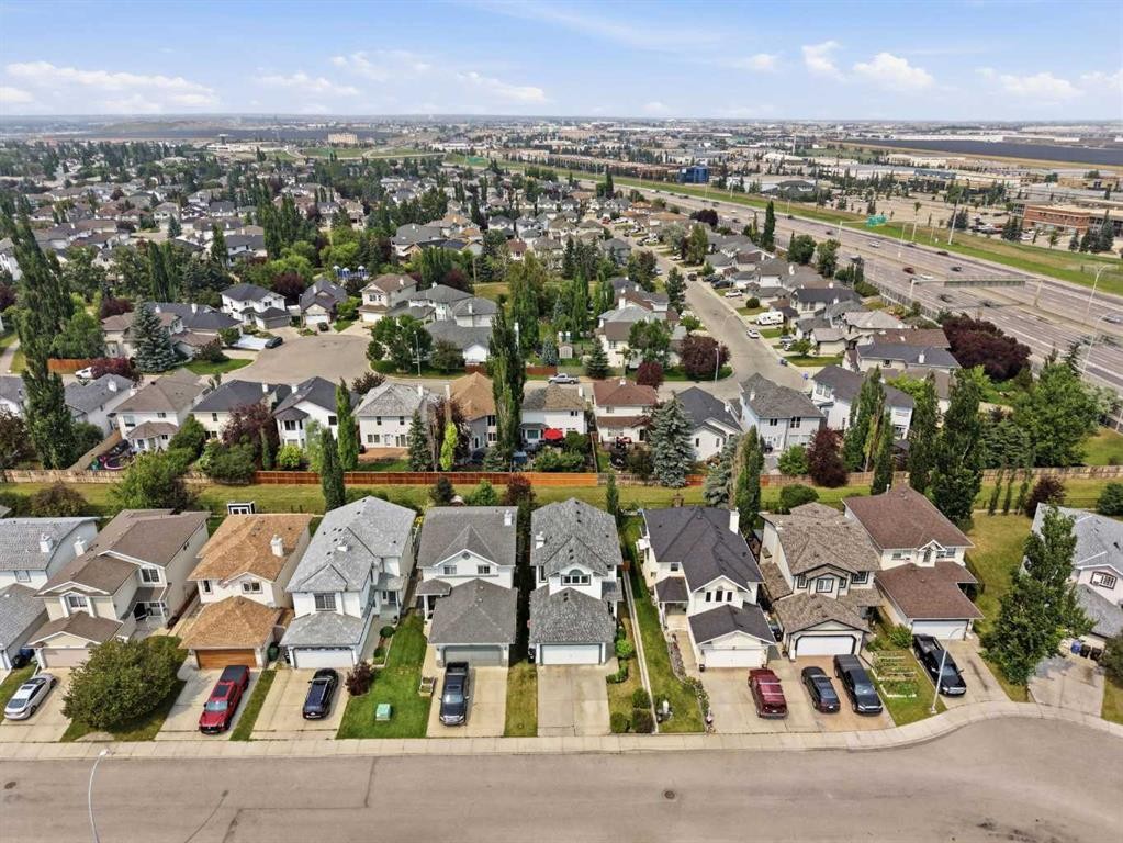 321 Douglas Ridge Circle Se, Calgary, AB