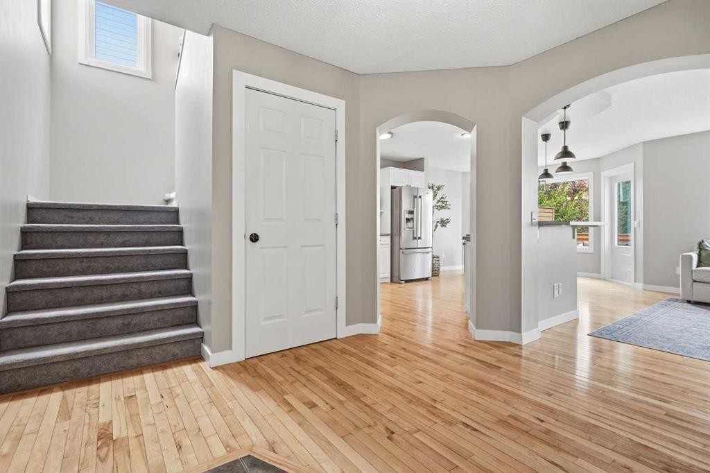 321 Douglas Ridge Circle Se, Calgary, AB