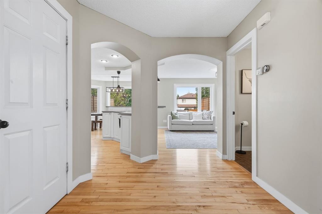 321 Douglas Ridge Circle Se, Calgary, AB
