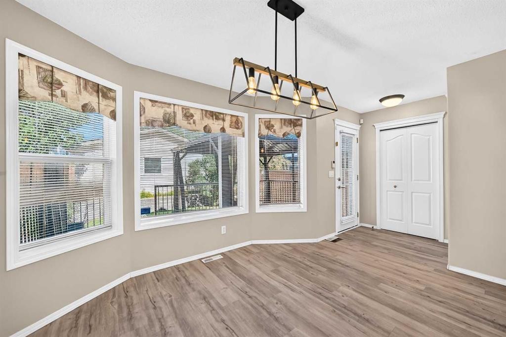 22 Cramond Crescent Se, Calgary, AB