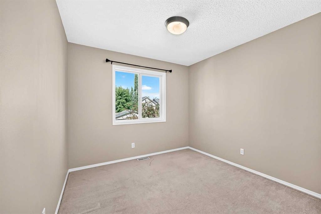 22 Cramond Crescent Se, Calgary, AB
