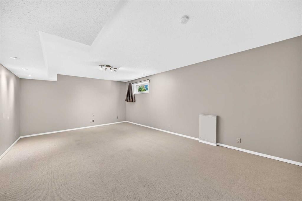 22 Cramond Crescent Se, Calgary, AB