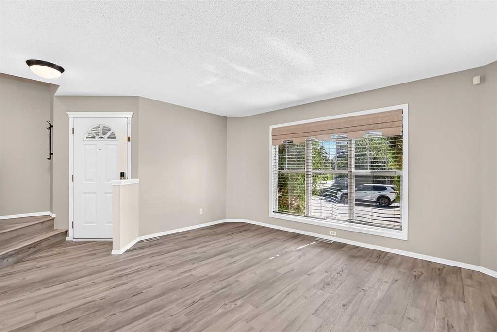 22 Cramond Crescent Se, Calgary, AB