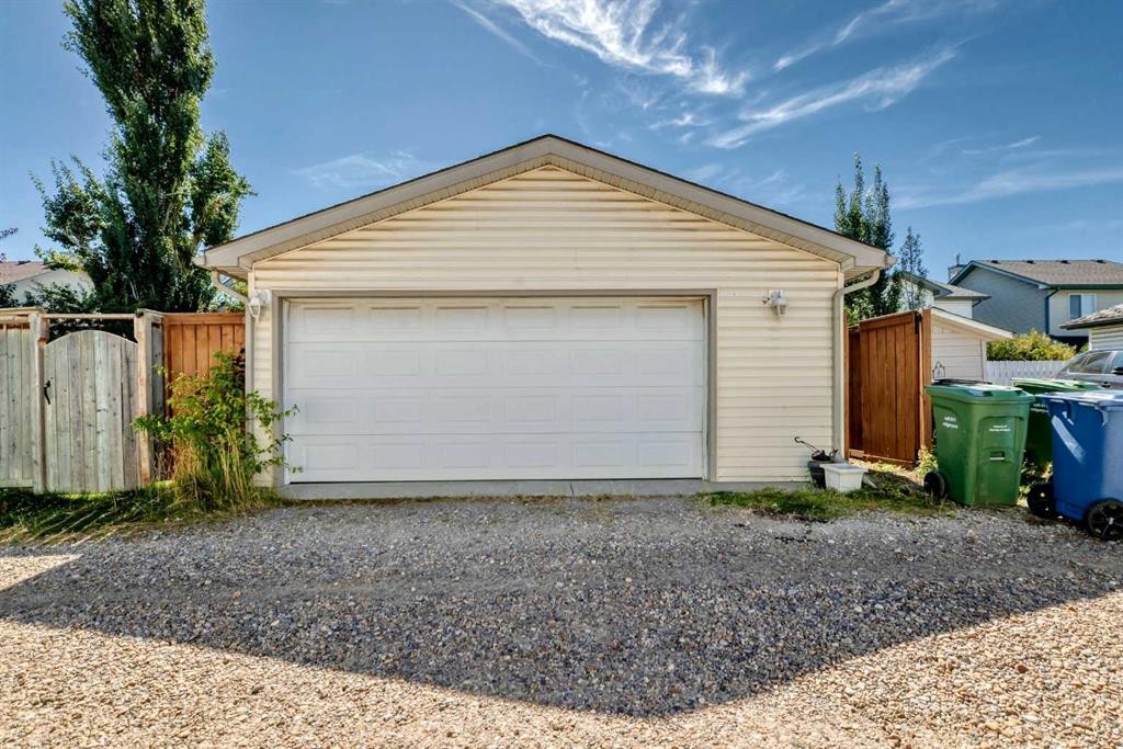 22 Cramond Crescent Se, Calgary, AB