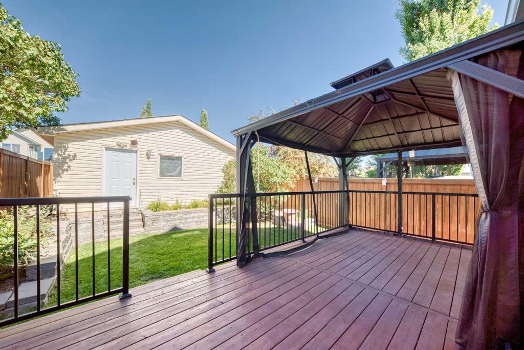 22 Cramond Crescent Se, Calgary, AB
